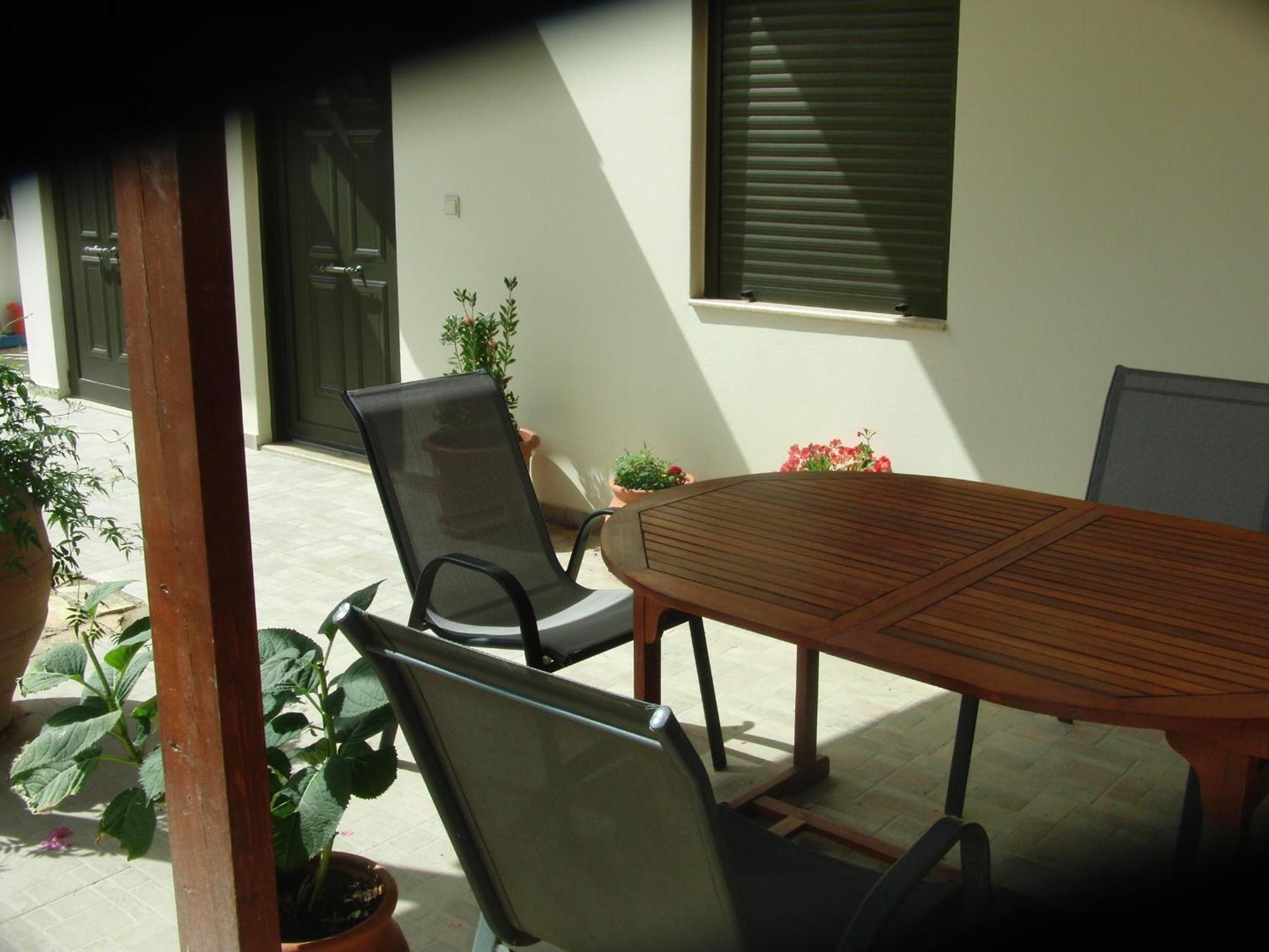 Artemis Appartments Pitsidia Bagian luar foto